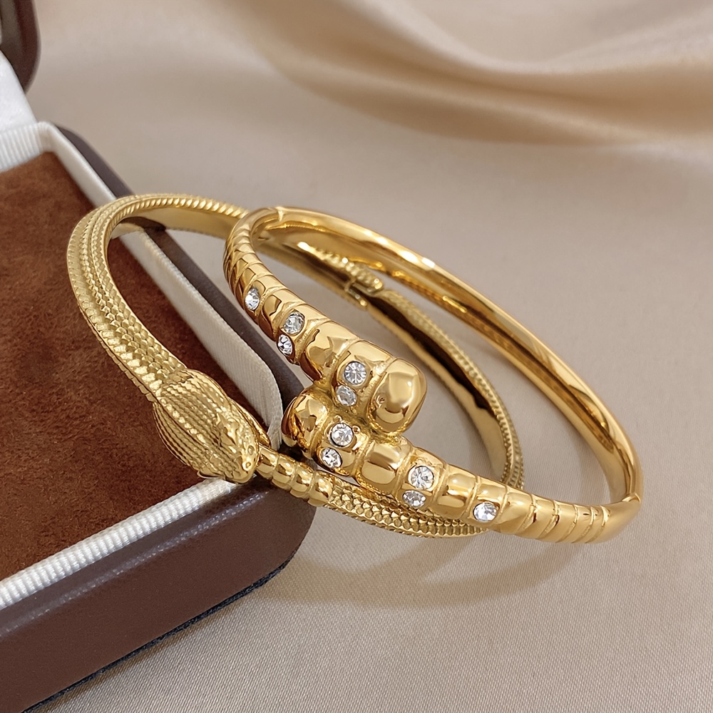 2pcs Luxury Metal Texture Bangle Bracelet Set with Rhinestones